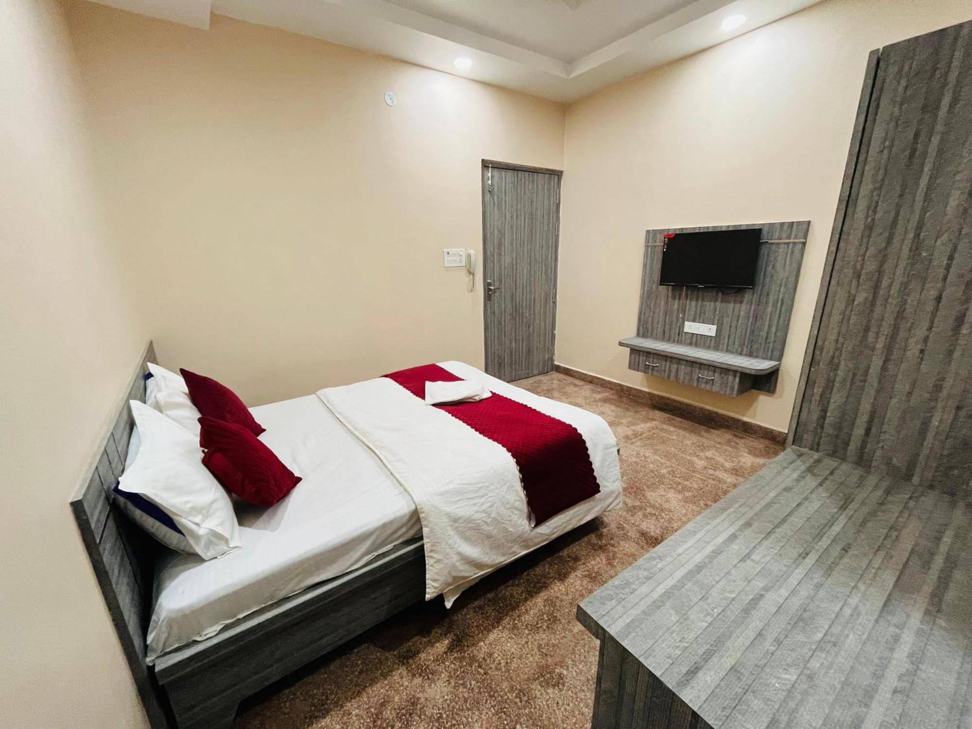 Hotel Utsav Palace Kanpur Ngoại thất bức ảnh