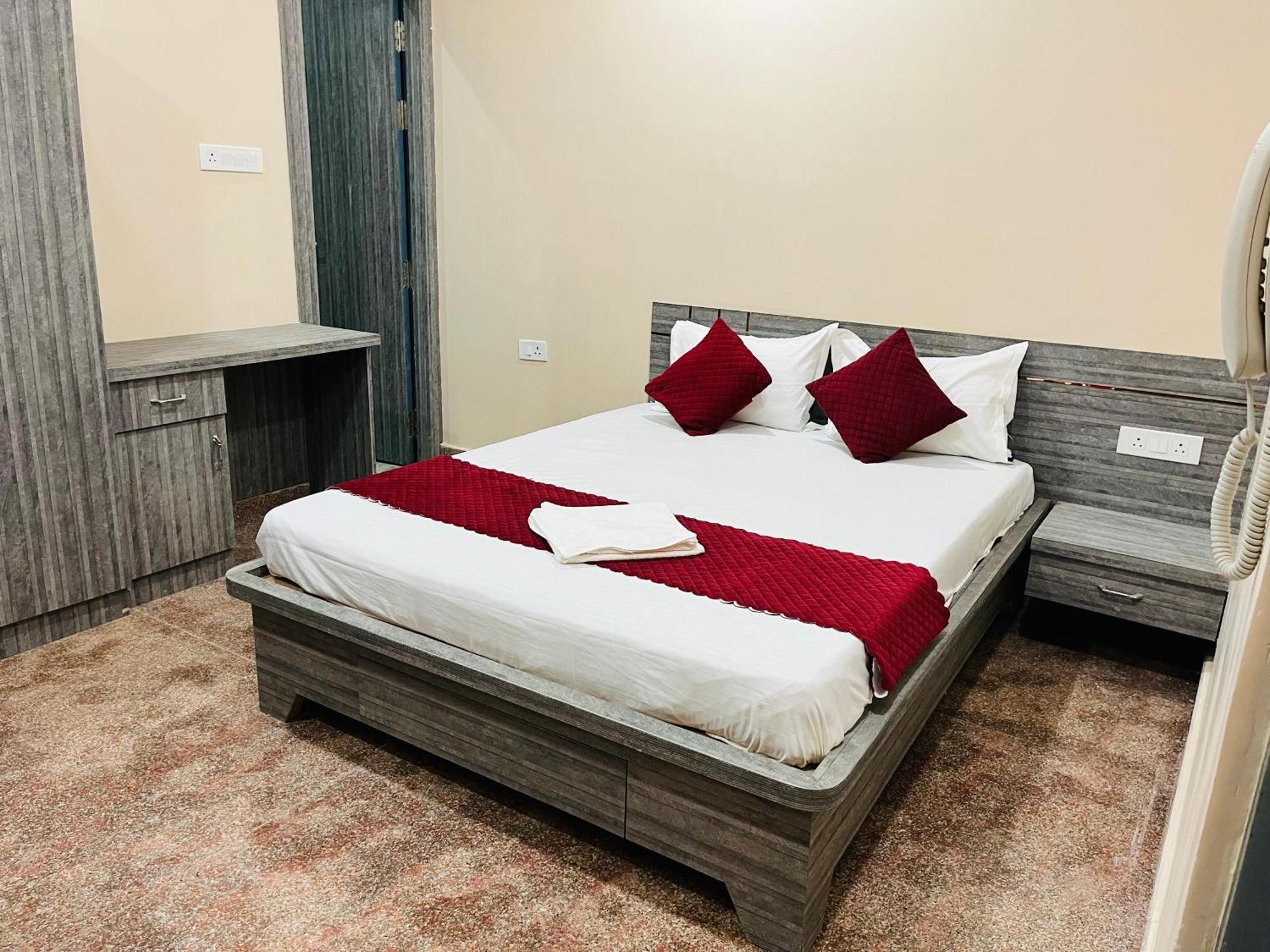 Hotel Utsav Palace Kanpur Ngoại thất bức ảnh